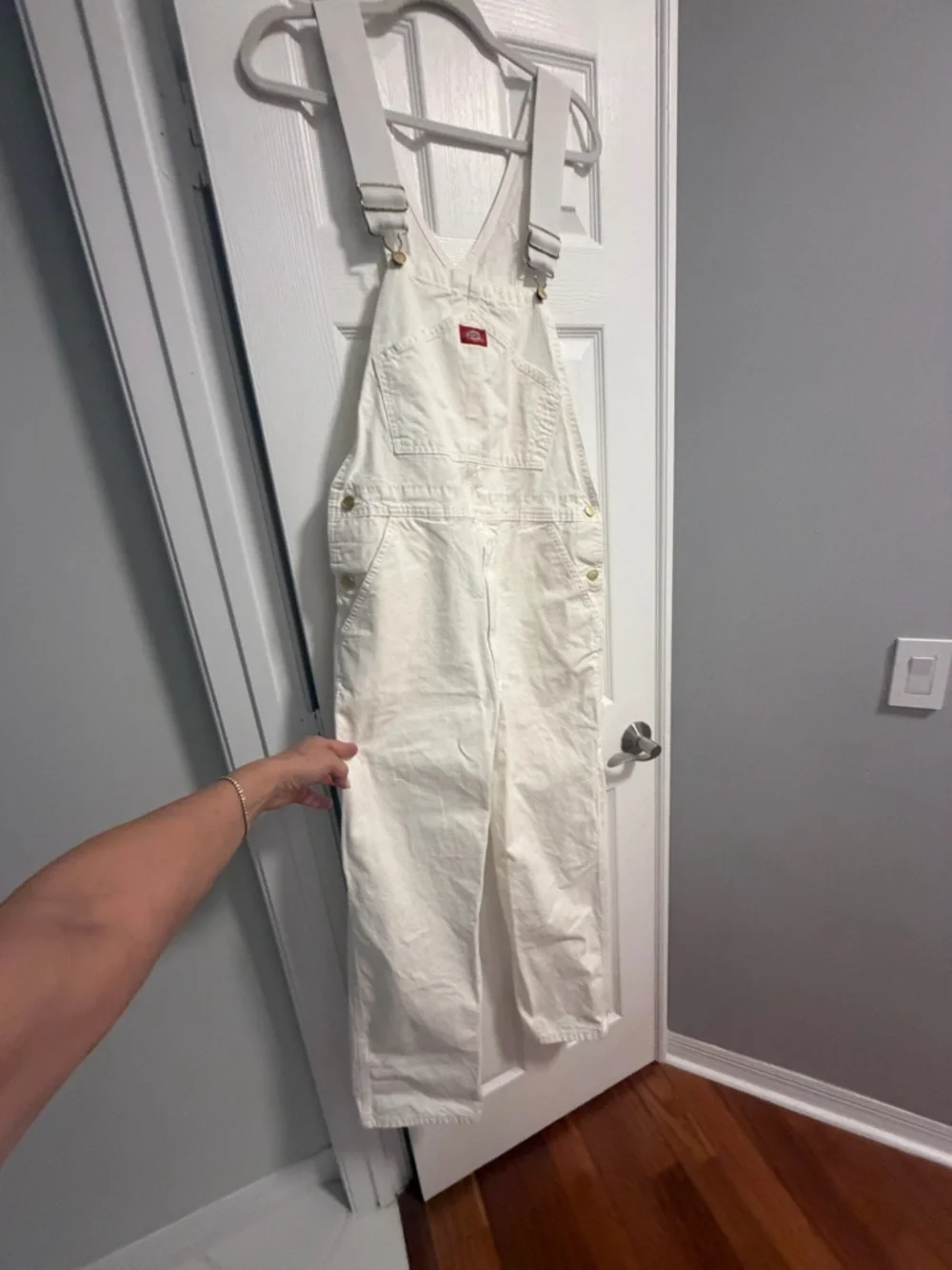 Dickies New White Painters Bib Overalls in size medium New - Picture 4 of 10